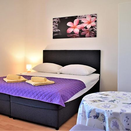Rooms In Family House Vera Mundanije Экстерьер фото